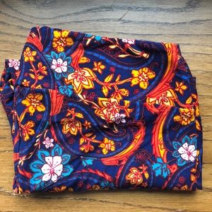 Super fun Lularoe TC leggings - never worn